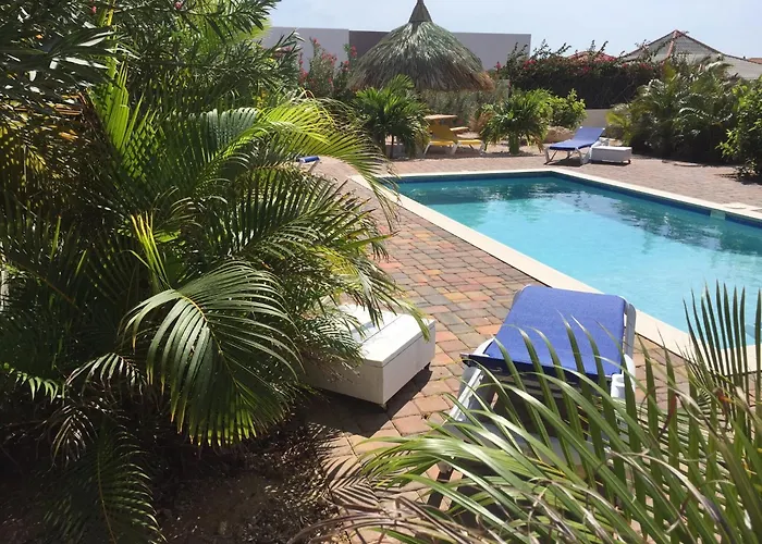 Holiday Villa Near The Beach In Luxurious Royal